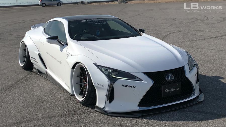  Lexus LC500 by Liberty Walk 2020 года  (фото 4 из 13)